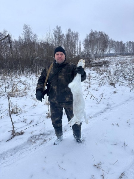 За белячками!